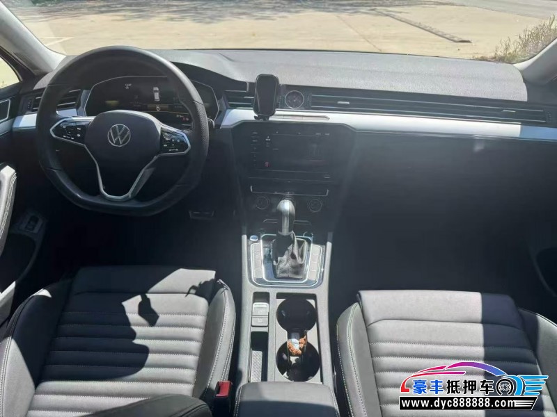 25年大众迈腾轿车抵押车出售