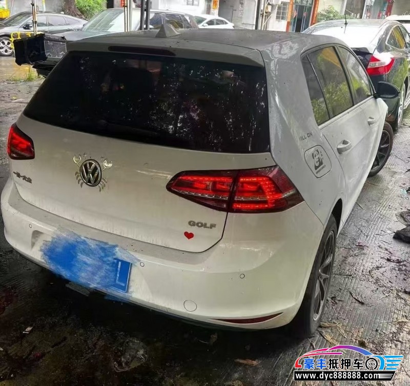 17年大众高尔夫轿车抵押车出售