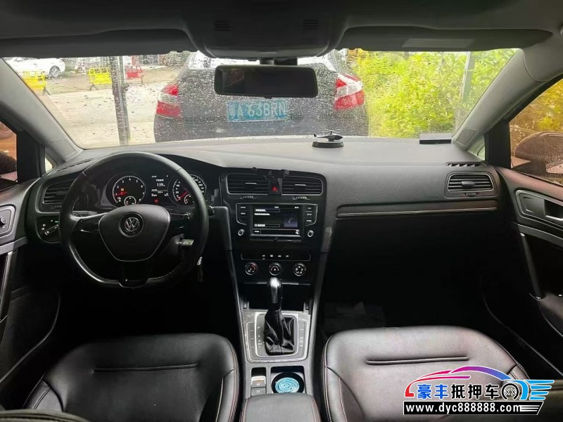 17年大众高尔夫轿车抵押车出售