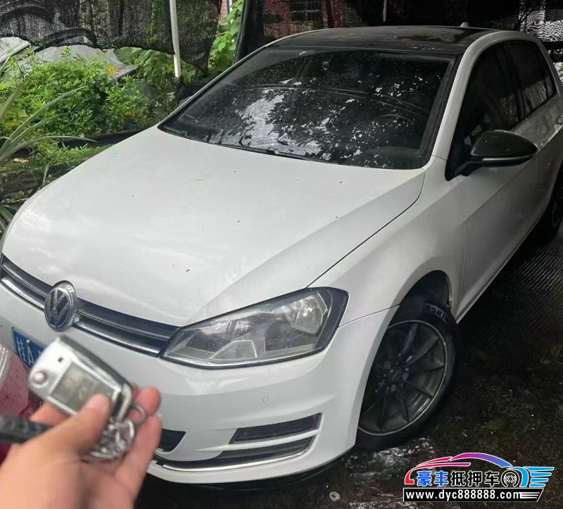 17年大众高尔夫轿车抵押车出售