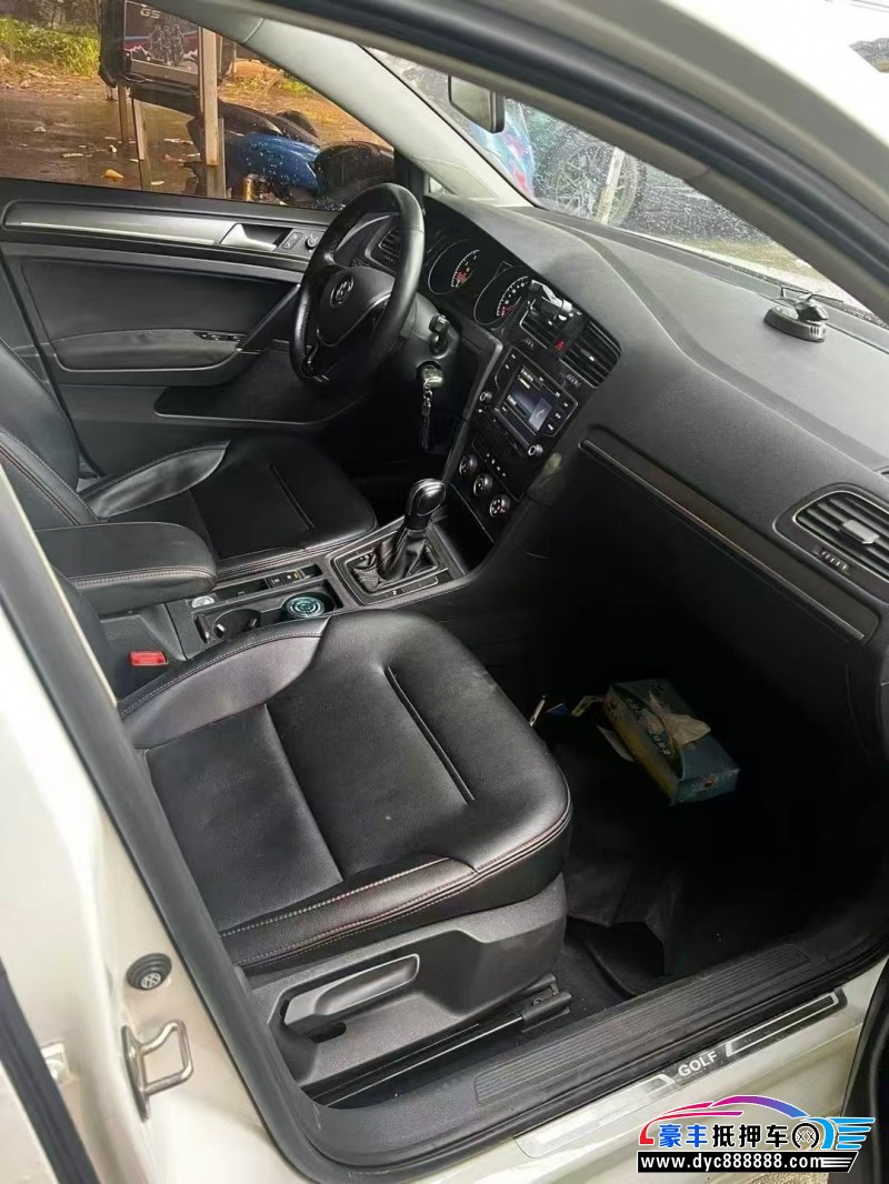17年大众高尔夫轿车抵押车出售