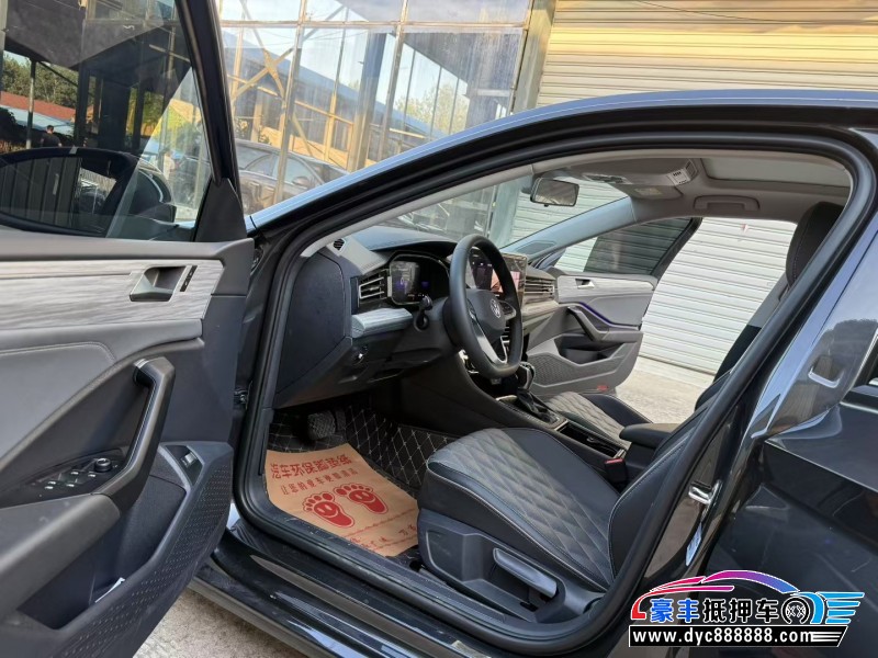 25年大众速腾轿车抵押车出售