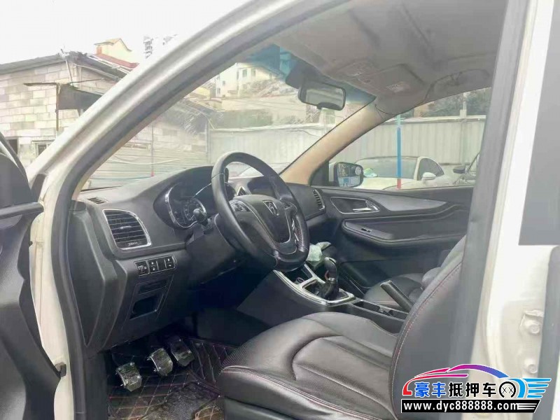 16年宝骏560轿车抵押车出售