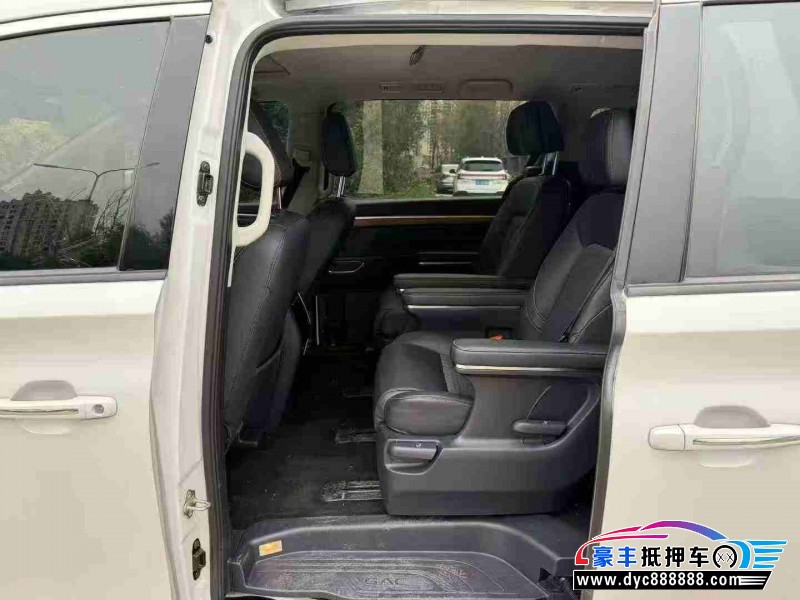 22年传祺M8轿车抵押车出售