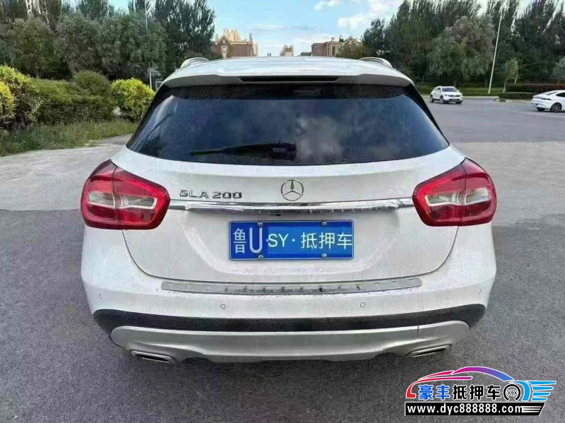 16年奔驰GLA轿车抵押车出售