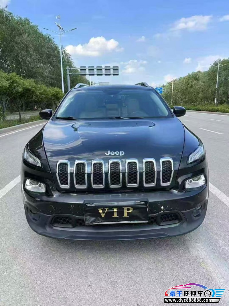 16年Jeep自由光轿车抵押车出售