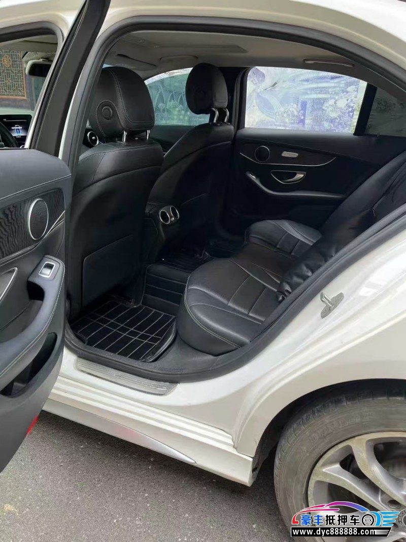 18年奔驰C轿车抵押车出售