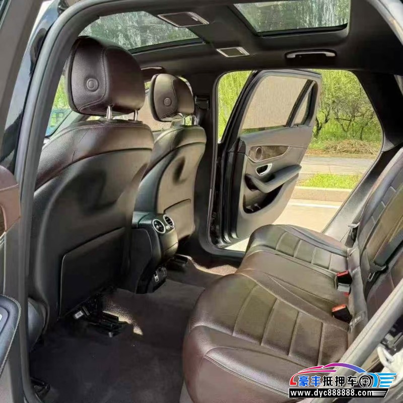 19年奔驰GLC轿车抵押车出售