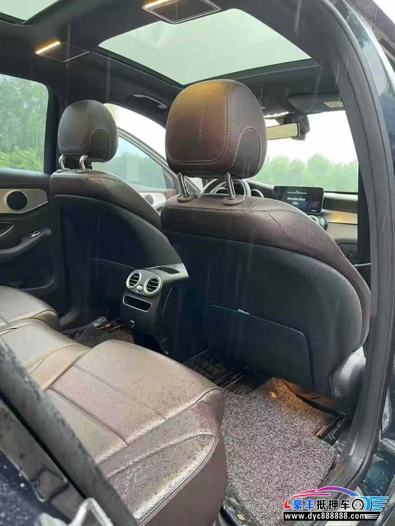 19年奔驰GLC轿车抵押车出售