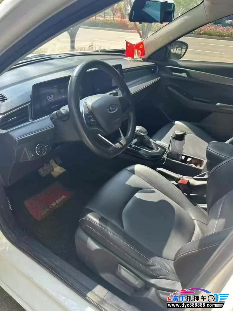 22年福特福睿斯轿车抵押车出售