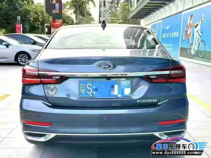 21年福特福睿斯轿车抵押车出售