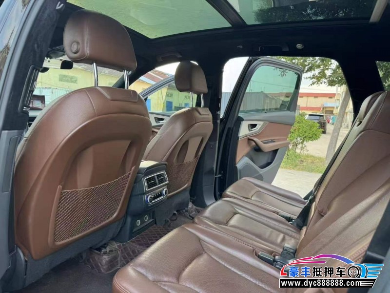 19年奥迪Q7轿车抵押车出售