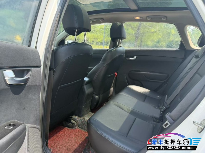 15年起亚KX3轿车抵押车出售