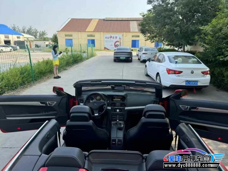 11年奔驰E轿车抵押车出售