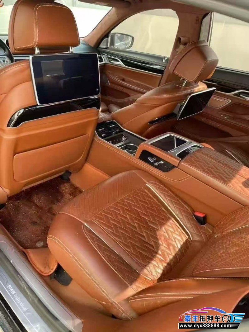 20年宝马7系轿车抵押车出售