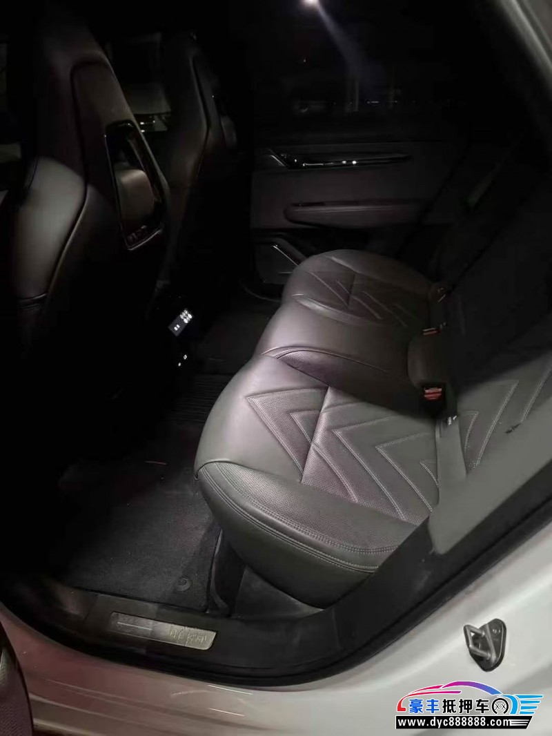 23年极氪001SUV抵押车出售