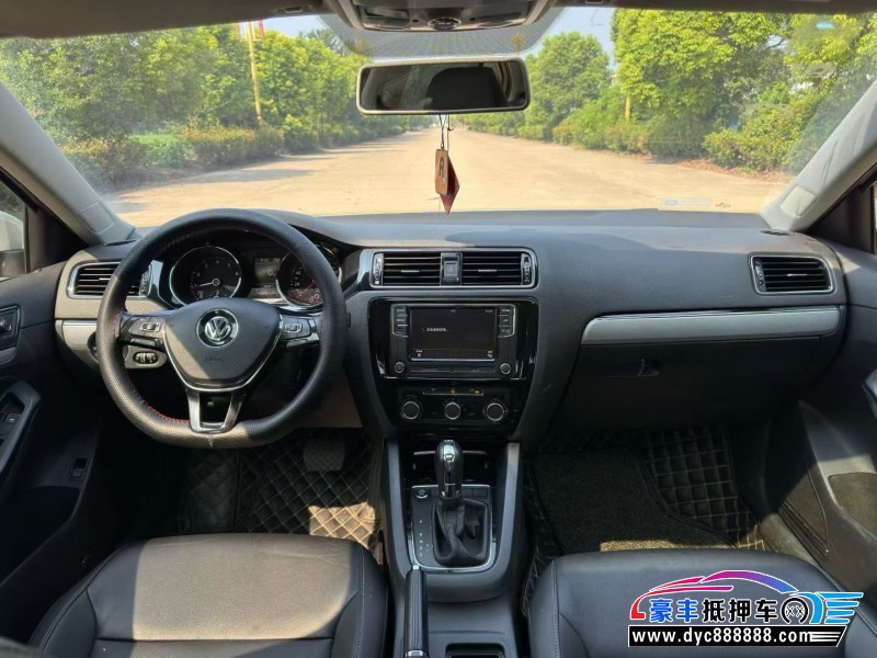 18年大众速腾轿车抵押车出售