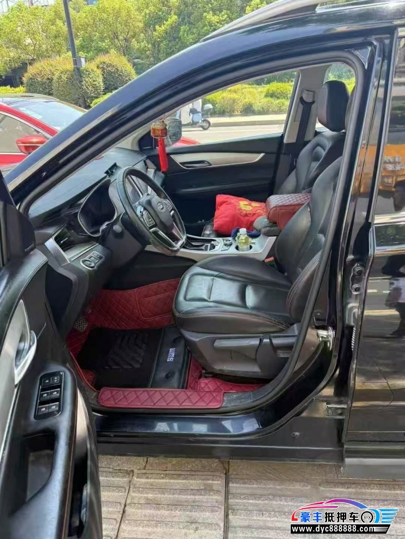 19年SWM斯威汽车G01轿车抵押车出售