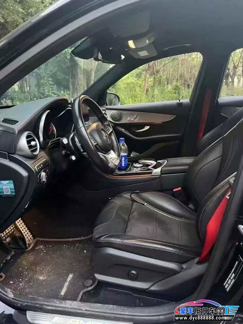 19年奔驰GLC轿车抵押车出售