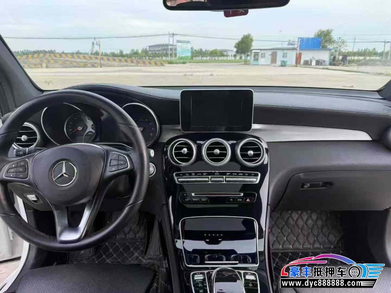 19年奔驰GLC轿车抵押车出售