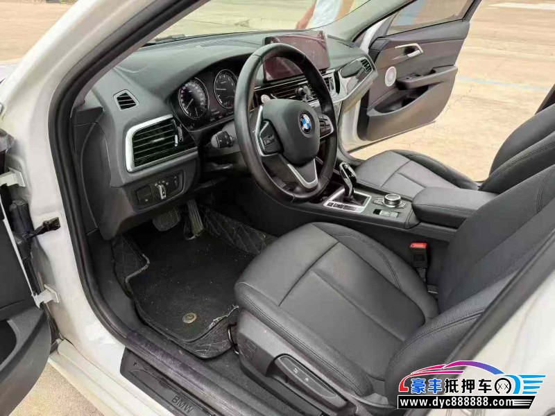 21年宝马1系轿车抵押车出售