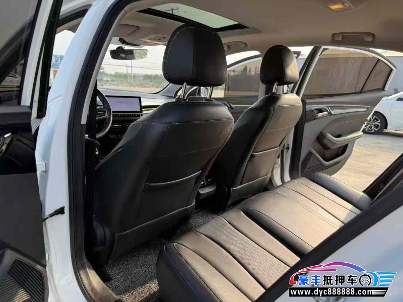 22年荣威i5轿车抵押车出售