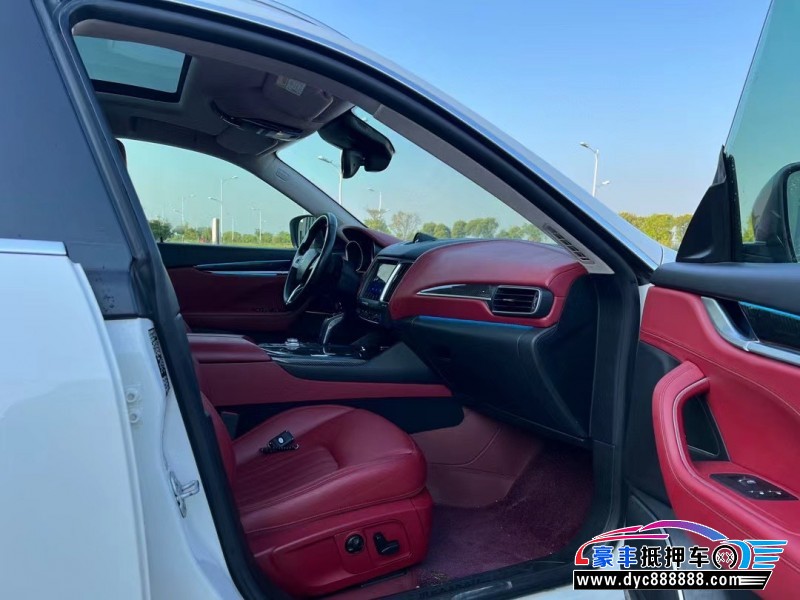 17年玛莎拉蒂莱万特轿车抵押车出售