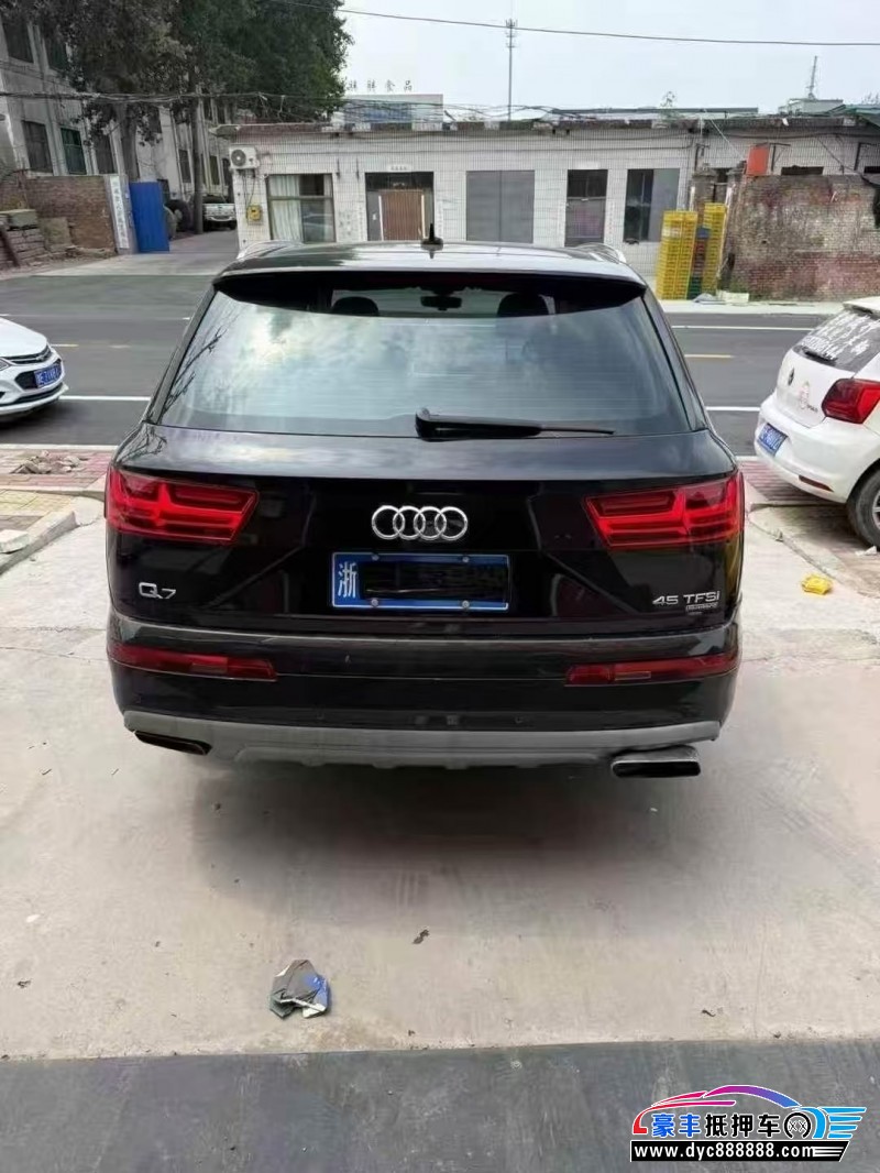 16年奥迪Q7轿车抵押车出售