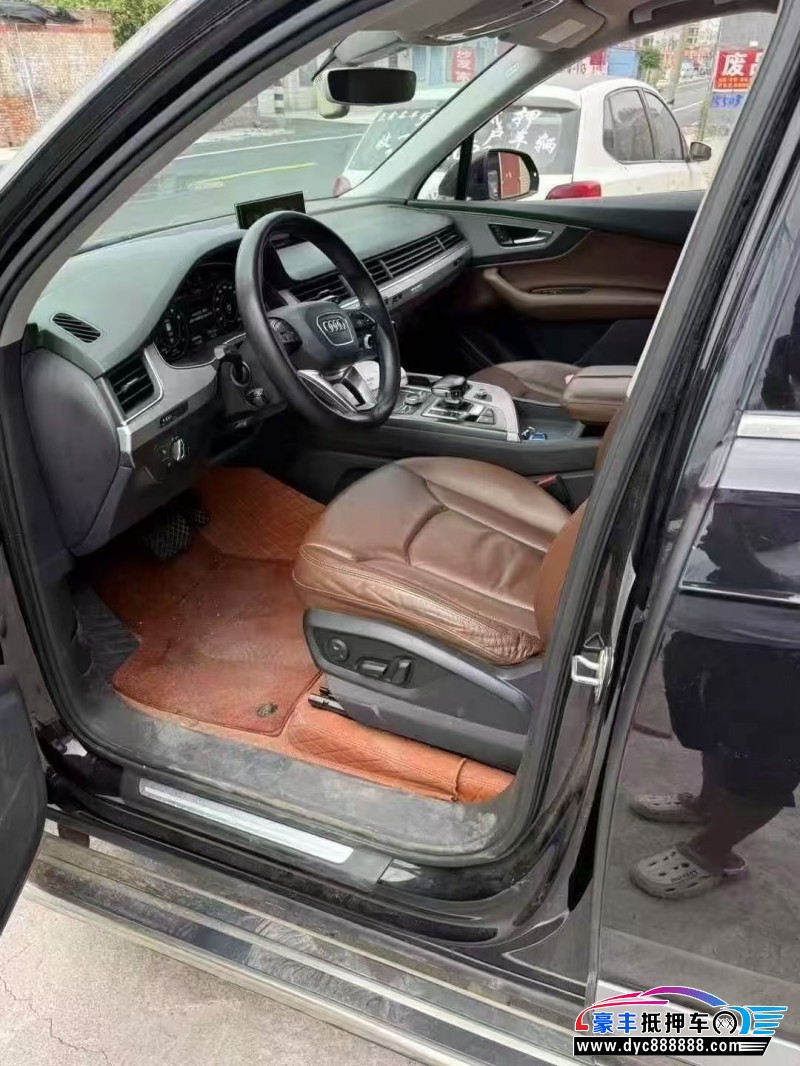 16年奥迪Q7轿车抵押车出售