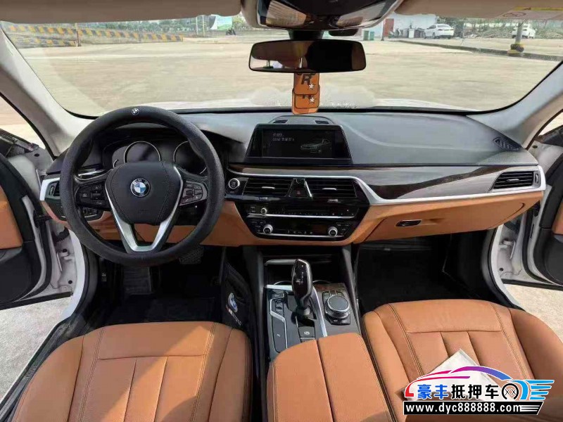 17年宝马5系轿车抵押车出售