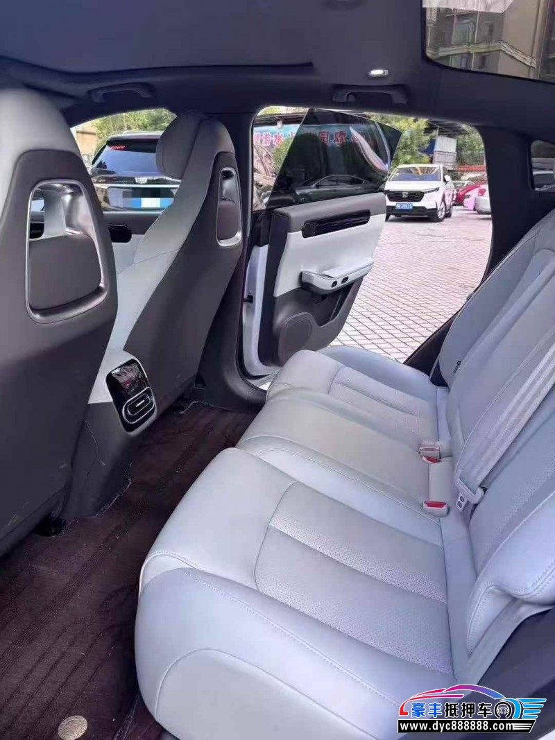 24年零跑c01轿车抵押车出售