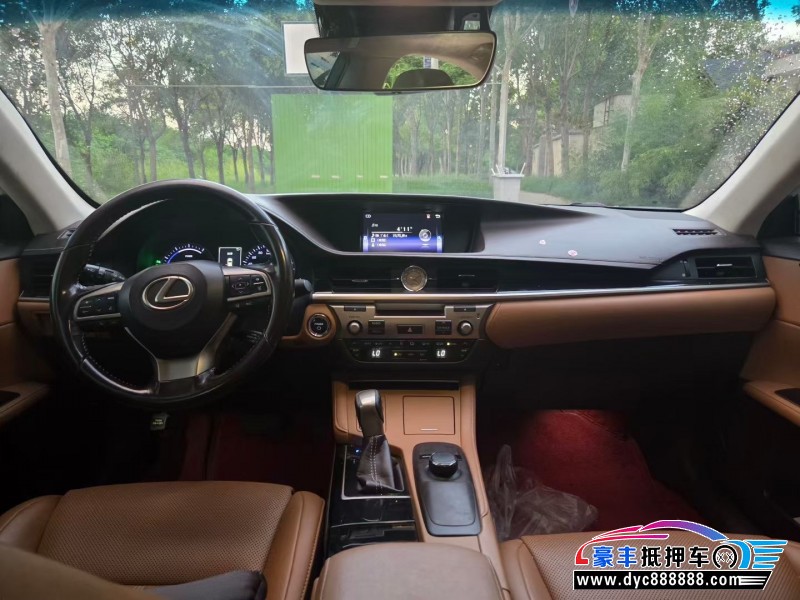 18年雷克萨斯ES轿车抵押车出售