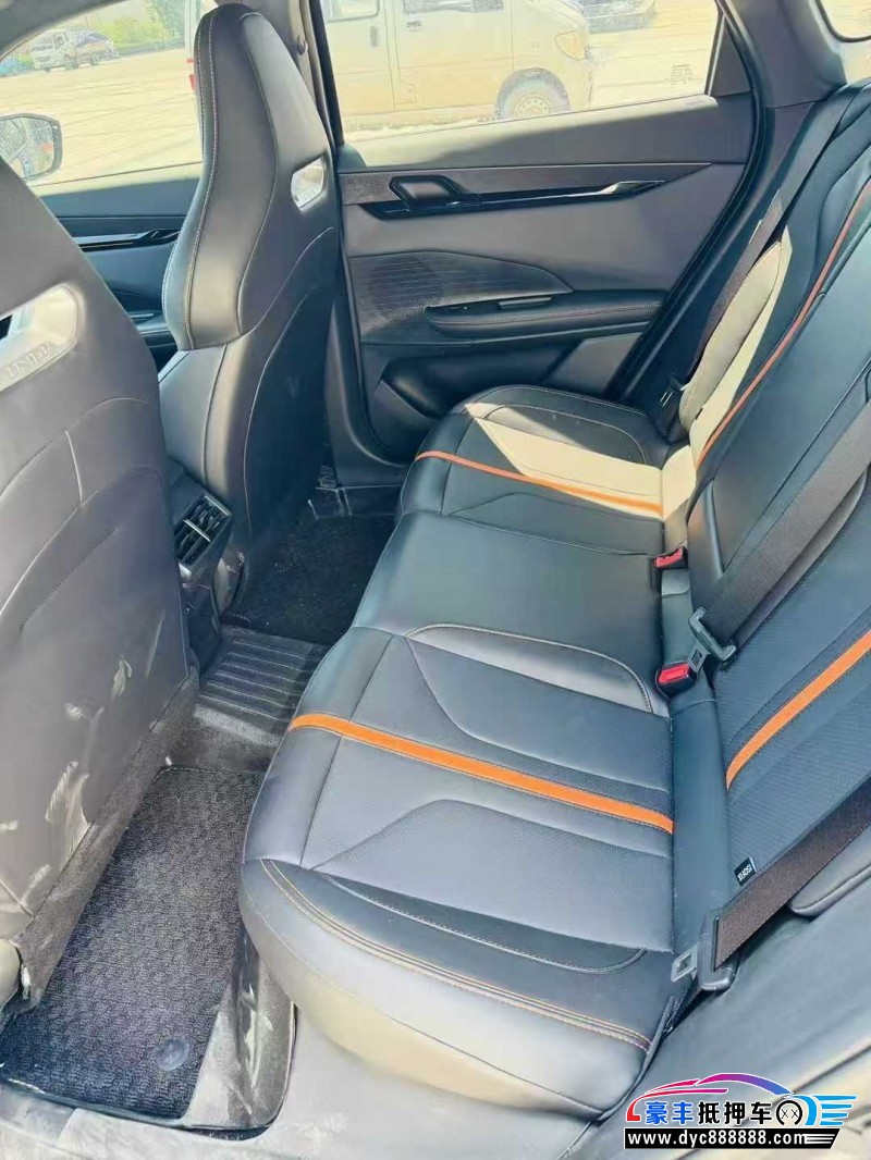 24年长安长安UNI轿车抵押车出售