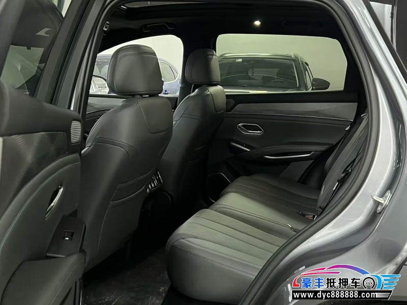 25年比亚迪宋轿车抵押车出售