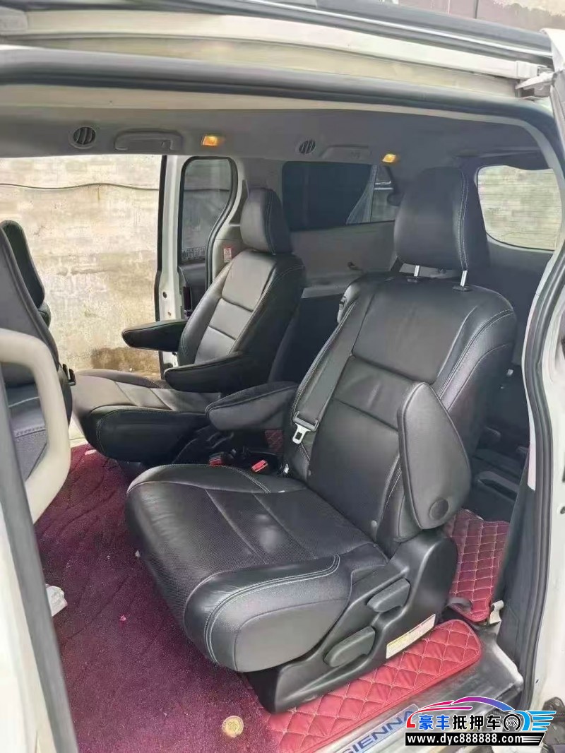 17年丰田塞纳轿车抵押车出售