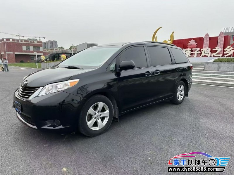 16年丰田塞纳轿车抵押车出售