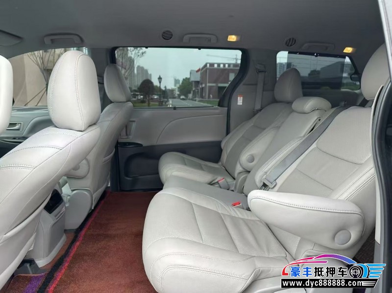 16年丰田塞纳轿车抵押车出售