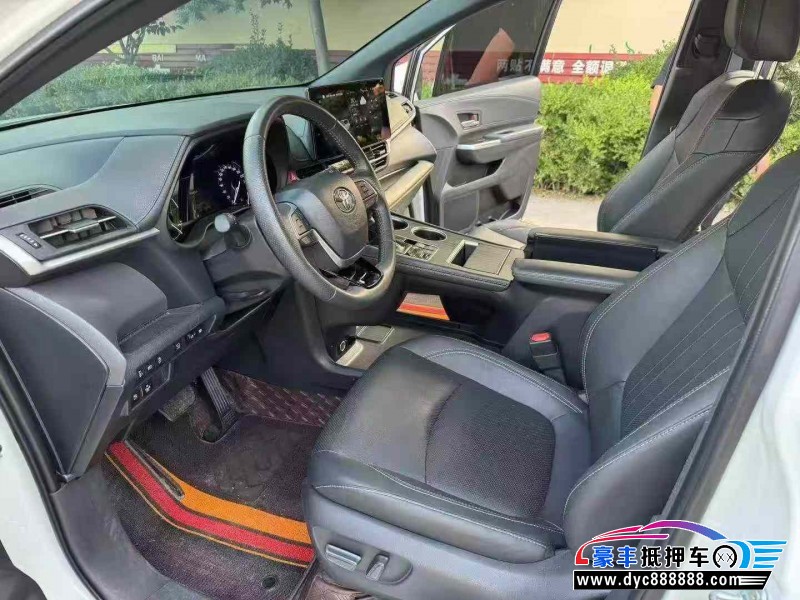 24年丰田塞纳轿车抵押车出售