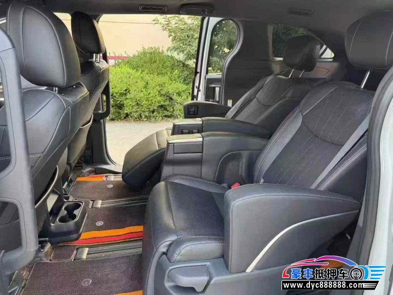 24年丰田塞纳轿车抵押车出售