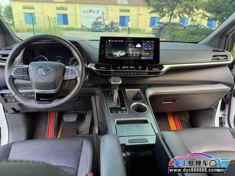 24年丰田塞纳轿车抵押车出售