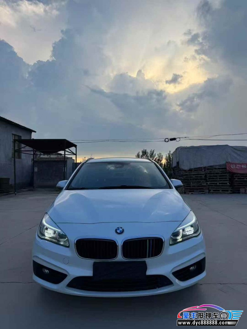 17年宝马2系轿车抵押车出售