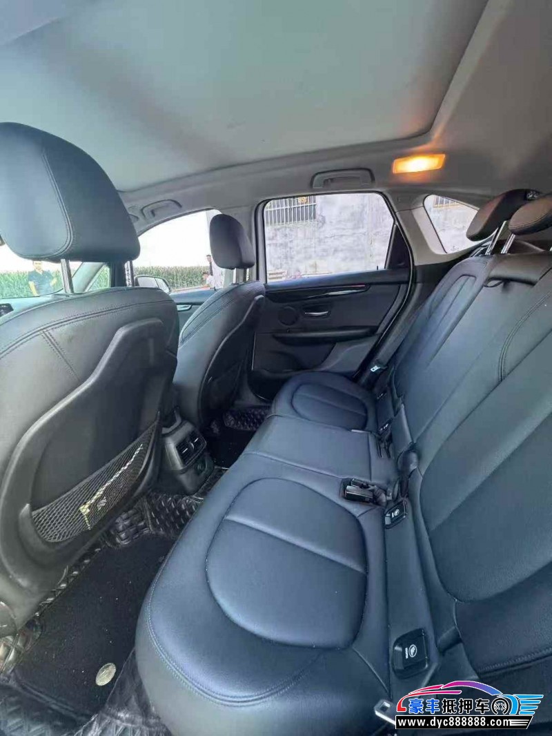 17年宝马2系轿车抵押车出售