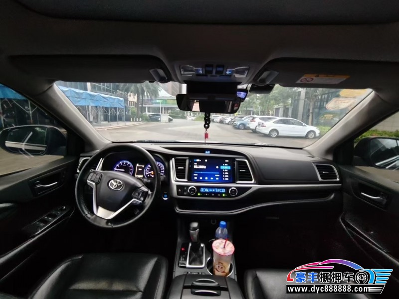 18年丰田汉兰达轿车抵押车出售