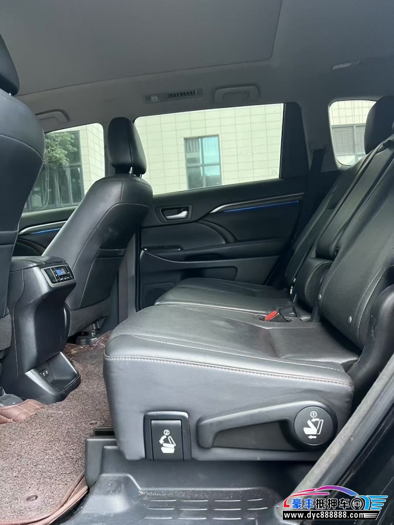 18年丰田汉兰达轿车抵押车出售