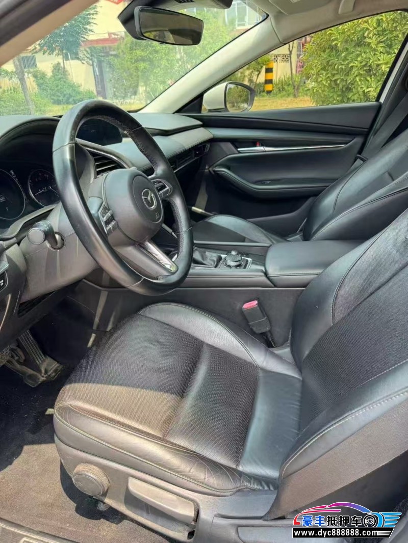 20年马自达昂克赛拉轿车抵押车出售