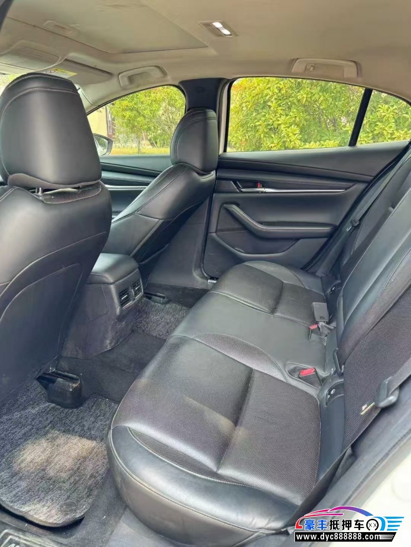 20年马自达昂克赛拉轿车抵押车出售