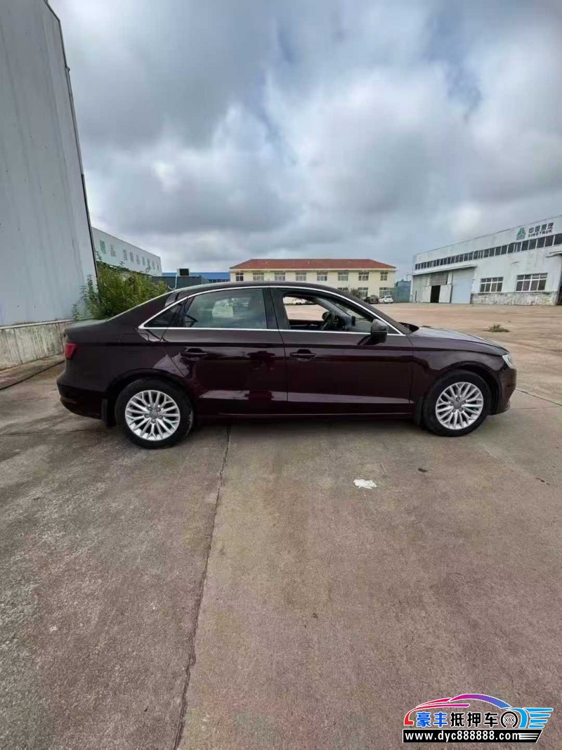 17年奥迪A3轿车抵押车出售