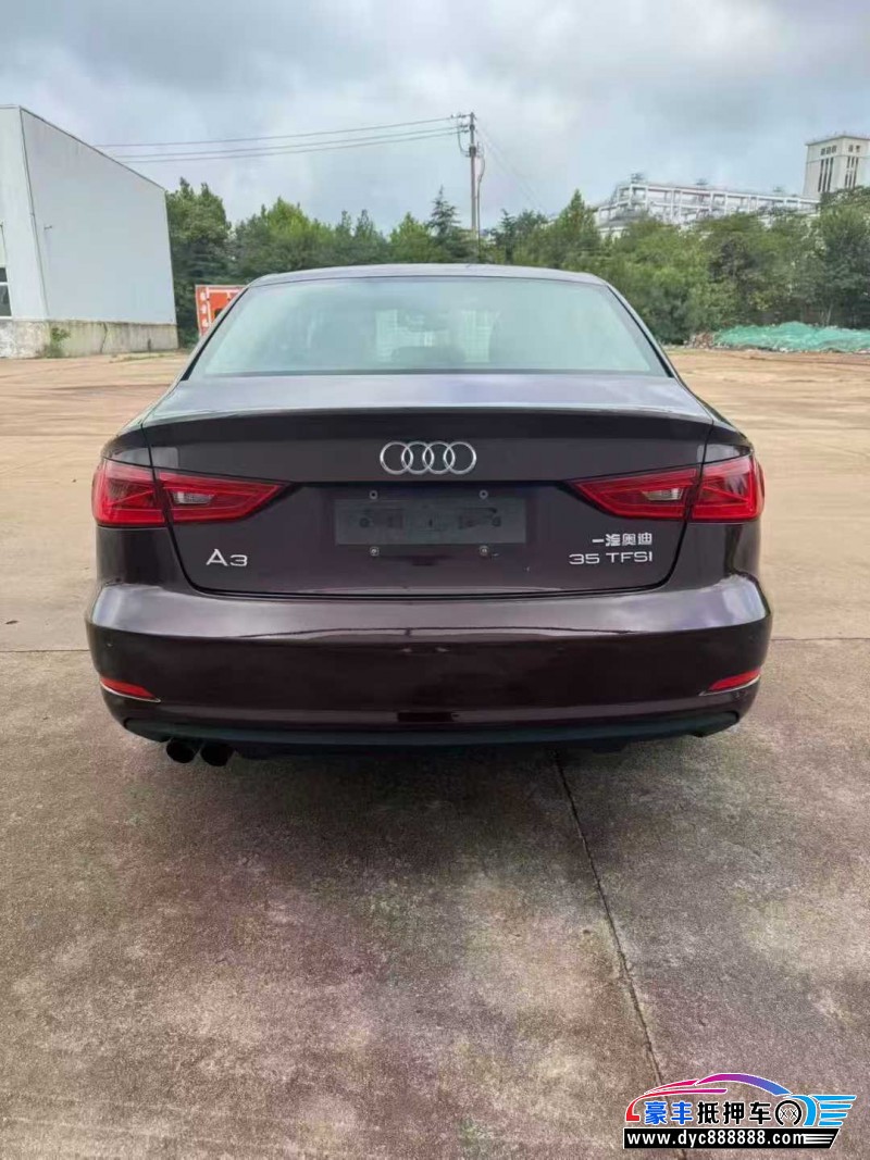 17年奥迪A3轿车抵押车出售