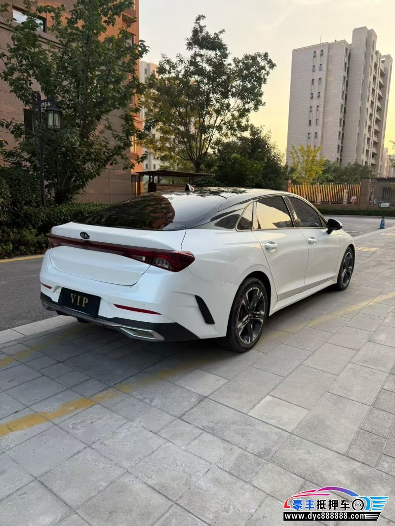 21年起亚K5轿车抵押车出售