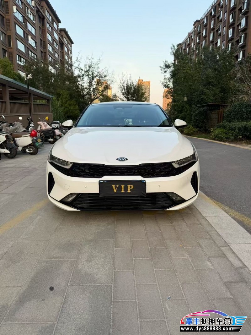 21年起亚K5轿车抵押车出售